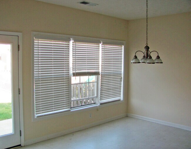 Building Photo - 2429 Gooseberry Cir