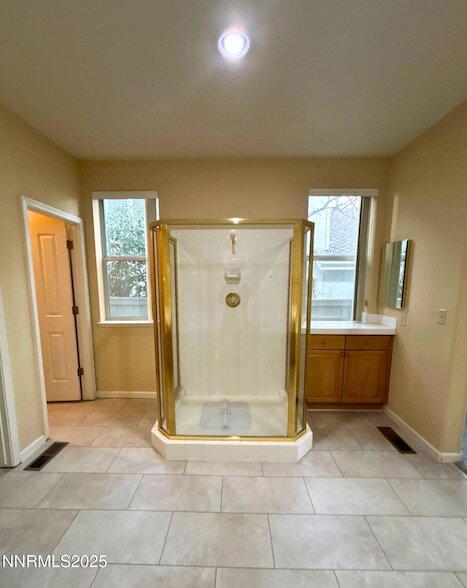 Building Photo - 6190 Carriage House Way