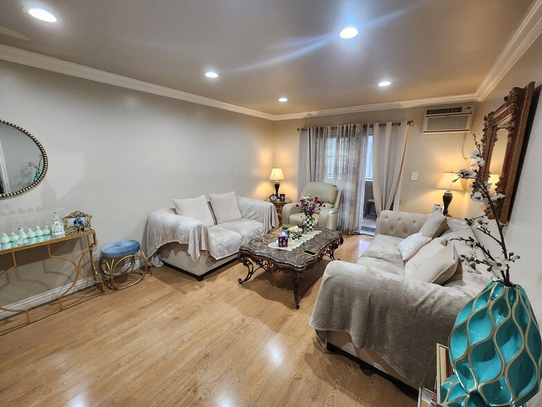 Building Photo - 6904 Radford Ave