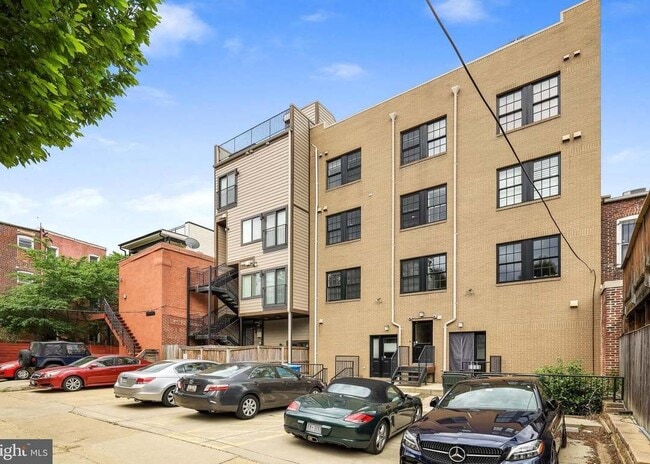 Building Photo - 11th STREET NW 2-2