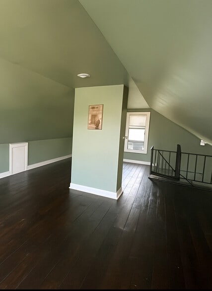 Building Photo - 1315 Cornwall Pl