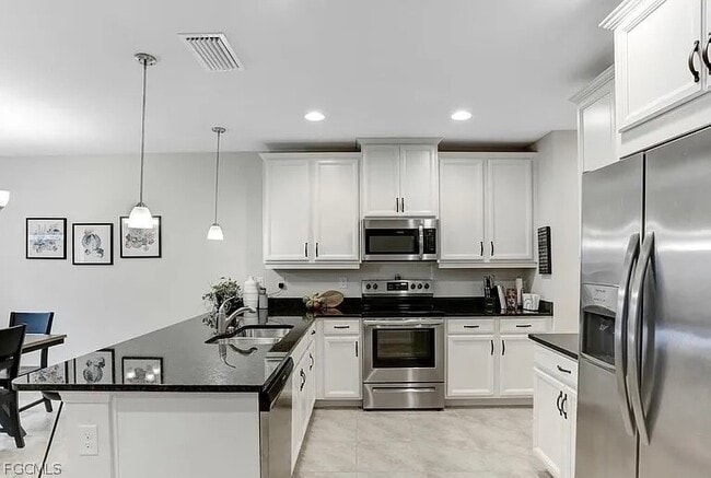 Building Photo - 12123 Mahogany Cove St