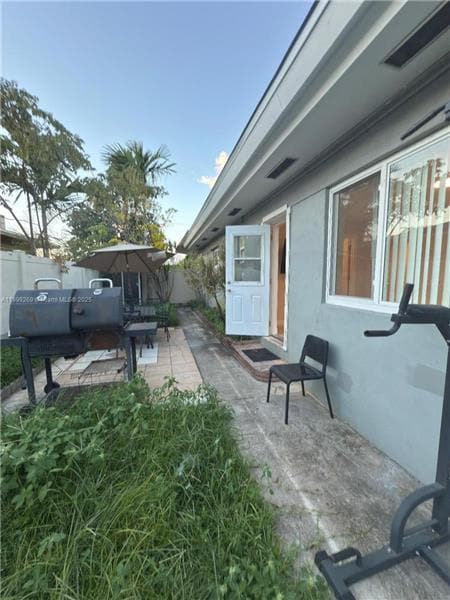 Building Photo - 716 NE 7th St