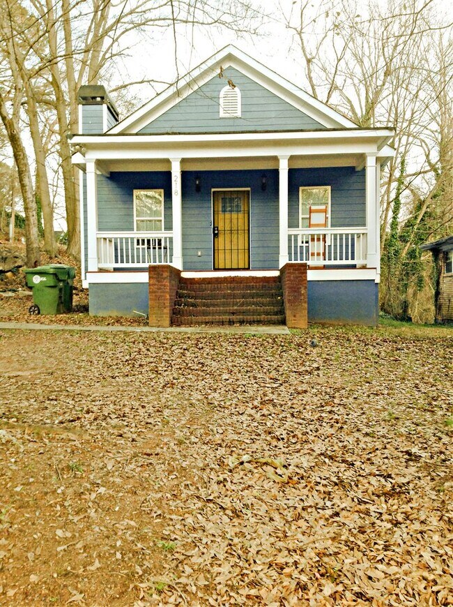 Primary Photo - Renovated Cottage Charm