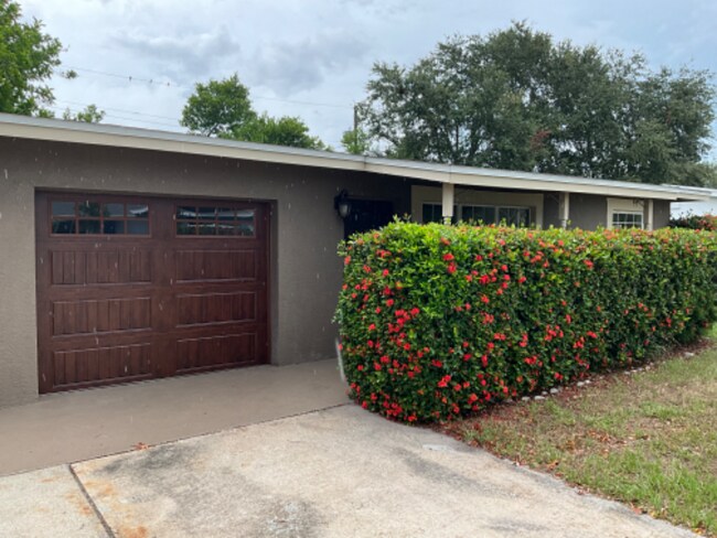 Building Photo - 10781 57th Ave N