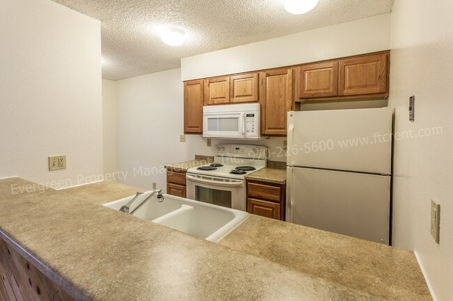 Building Photo - 1705 Heatheridge Rd