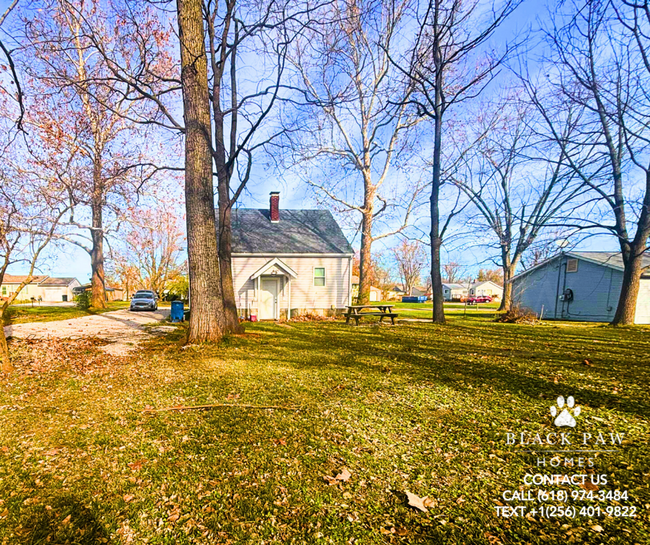 Building Photo - Spacious 4 Bed Home