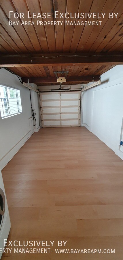 Building Photo - 2846 Blenheim Ave