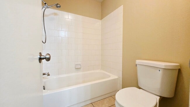 Building Photo - 9013 Quiet Cove Way