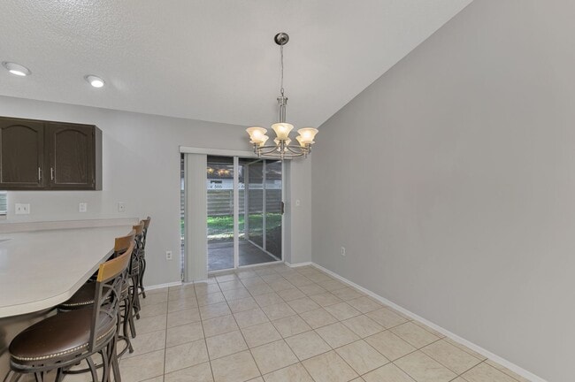 Building Photo - STUNNING 3 BEDROOM, 2 BATHROOM, 2 CAR GARAGE HOME LOCATED IN THE HIGHLY SOUGHT AFTER BRIARWOOD CO...