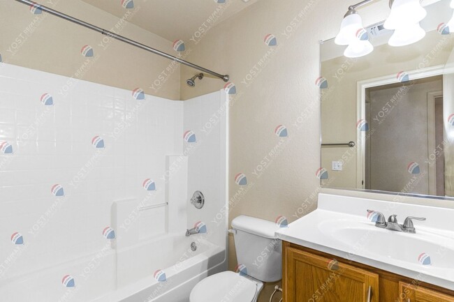 Building Photo - Beautiful home in SK Ranch!
