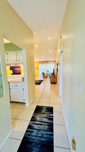 Building Photo - 2024 Pine Isle Ln