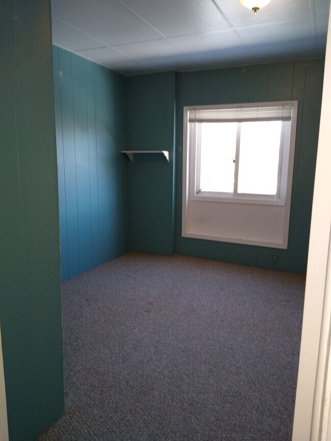 Building Photo - Highlands 1 Bedroom 1 Bath w/ Yard and Laundry!