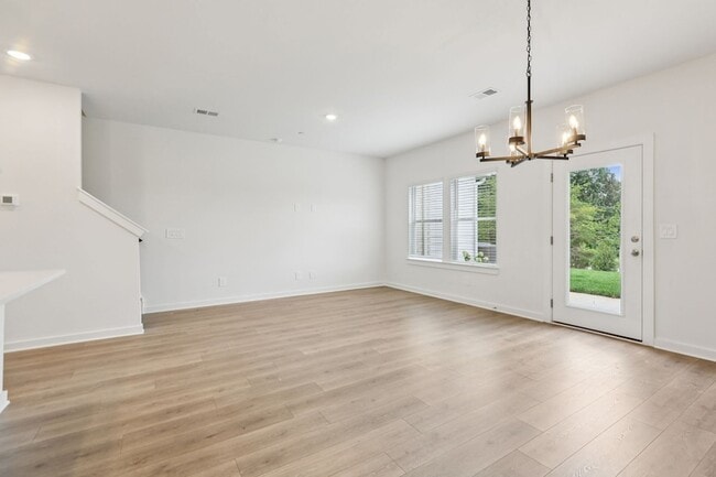 Building Photo - 7148 Cedarcrest Ct