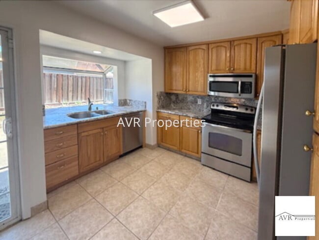 Building Photo - Beautiful single story home with recent upgrades