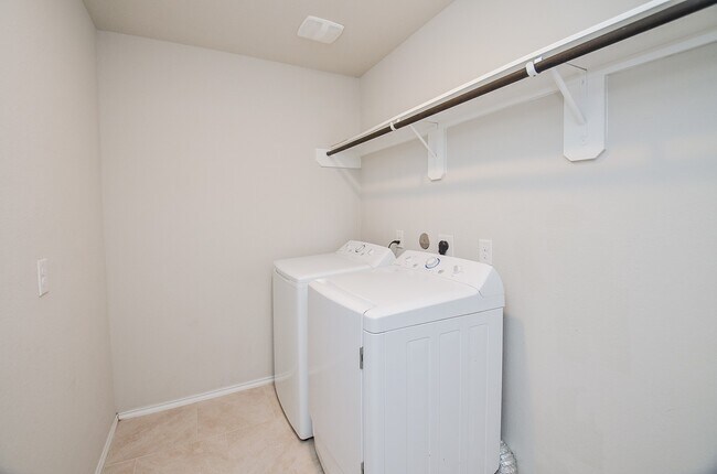 Building Photo - 4503 Stolz Trail