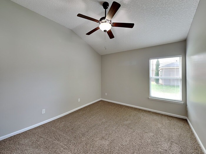 Building Photo - 167 Patriot Ln