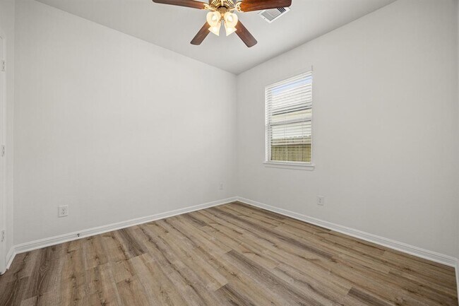 Building Photo - 7930 Tindarey Maple Trace