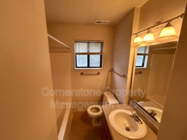 Building Photo - 1000 Emery Rd