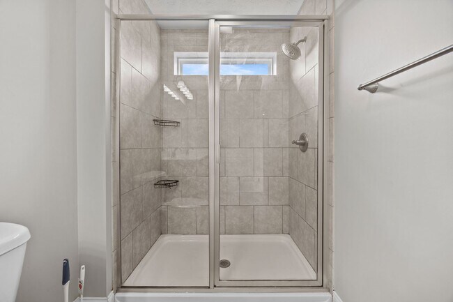 Building Photo - 123 Lightwater Dr