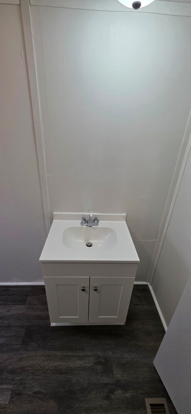 Building Photo - 8364 Cedar St