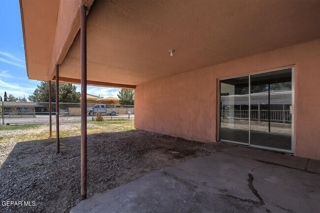 Building Photo - 385 Mireles Ct