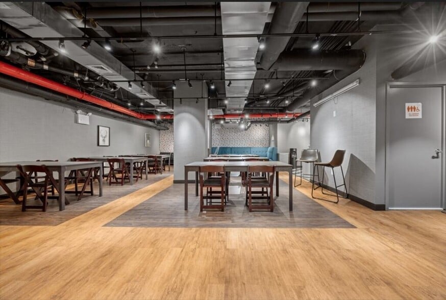 Building Photo - 104-40 Queens Blvd