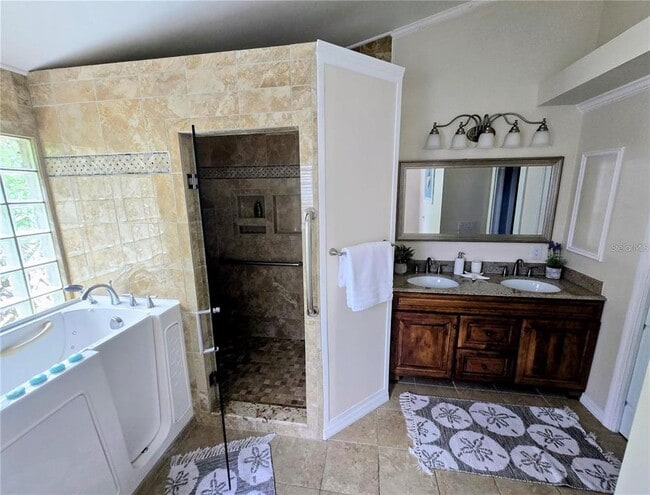 Building Photo - 1028 Tradewinds Dr