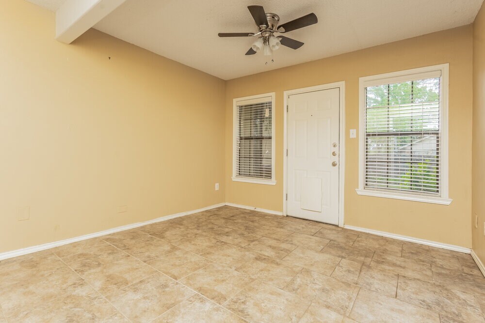 Building Photo - 3239 Wichita Dr