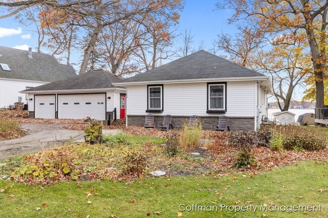 Building Photo - 7293 Davies Dr NE