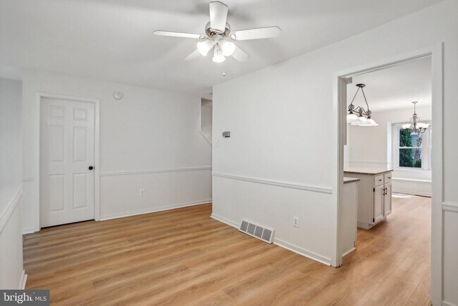Building Photo - 3202 Eaton Ct