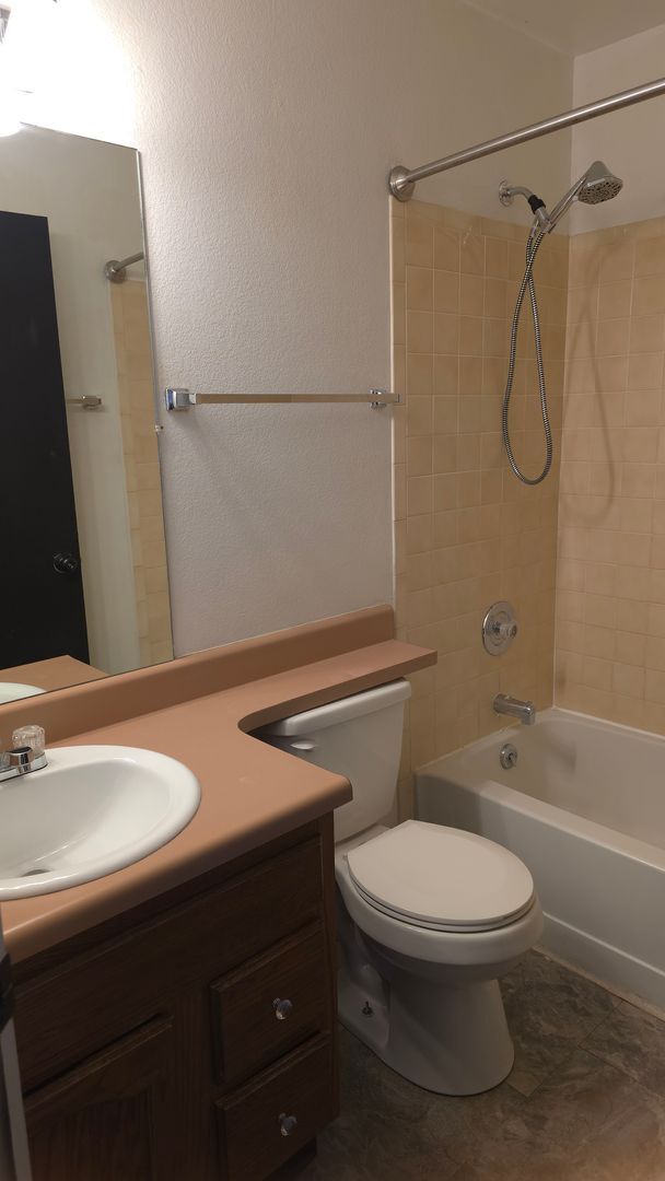 Building Photo - Tri-level home near Ft. Carson!!!