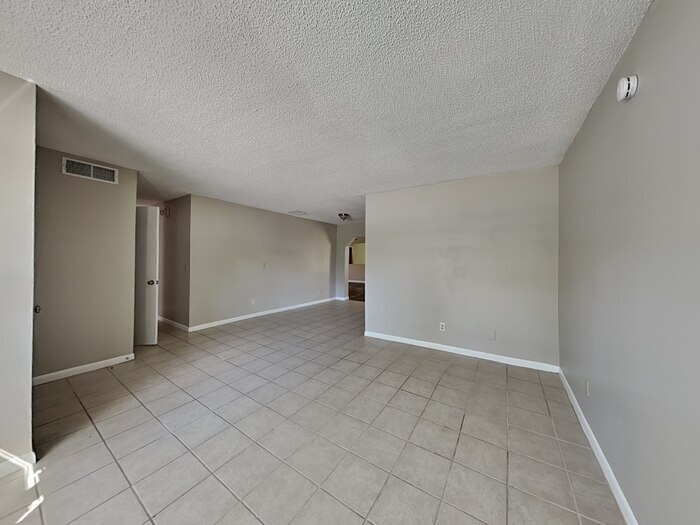 Building Photo - 951 Turtle Creek Dr S