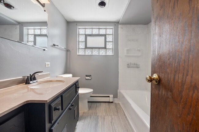 Building Photo - 524 Jeffery Ave