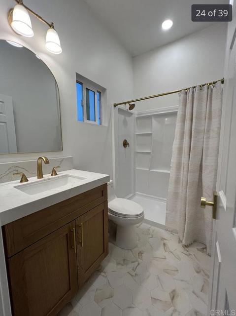Building Photo - 1533 Avohill Dr