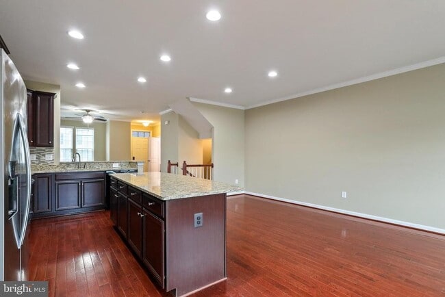 Building Photo - 85 Norwood Dr