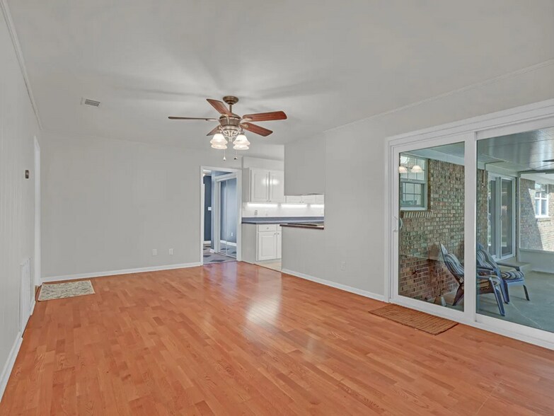 Building Photo - 40 Sharilyn Dr