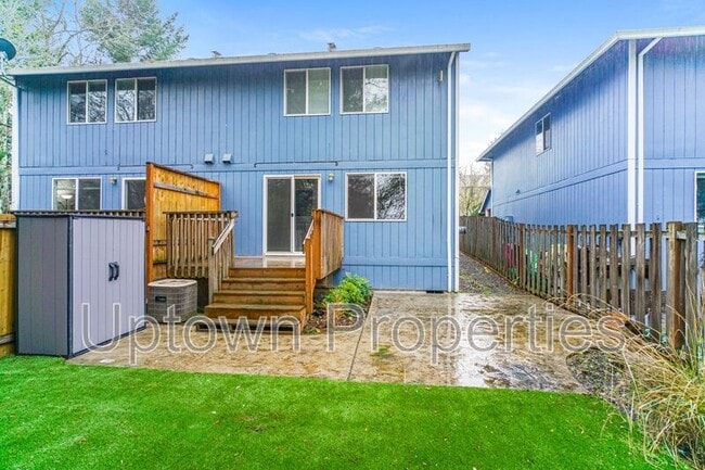 Building Photo - 6133-6135 SE Frances St