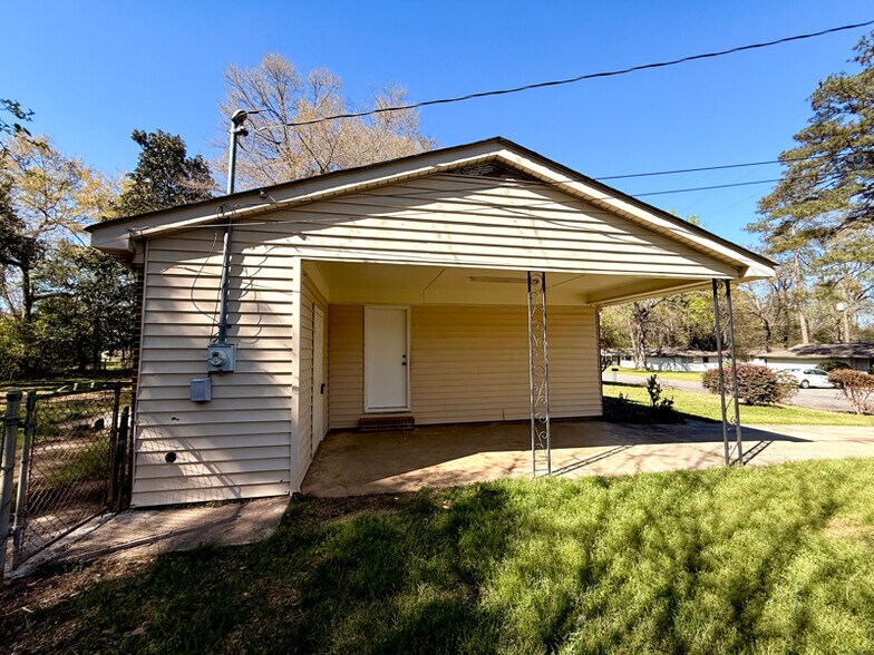 Building Photo - 319 Orchard Ln