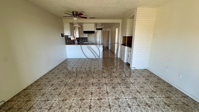 Building Photo - 970 W 14th St