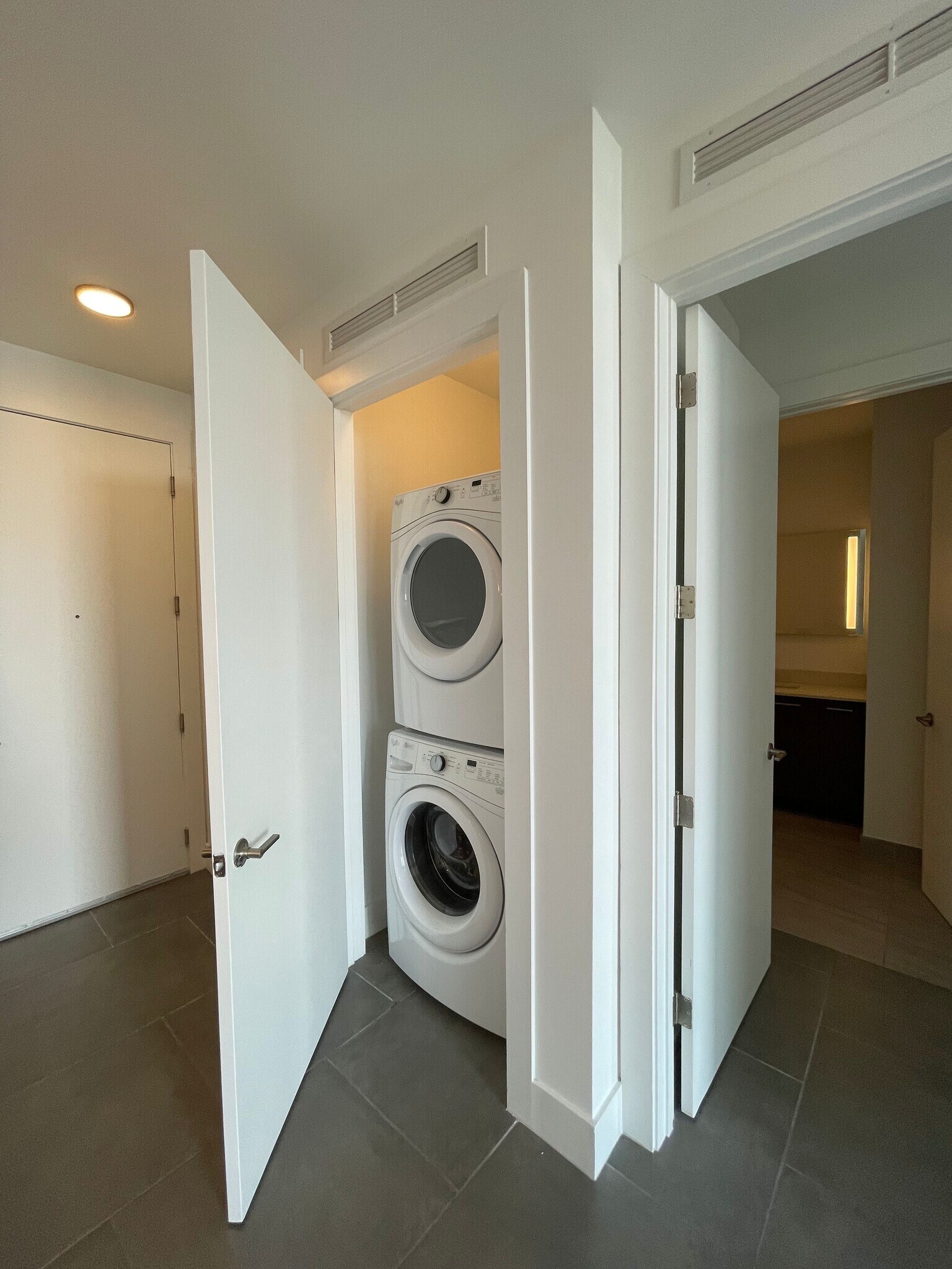 Building Photo - 250 NE 27th St