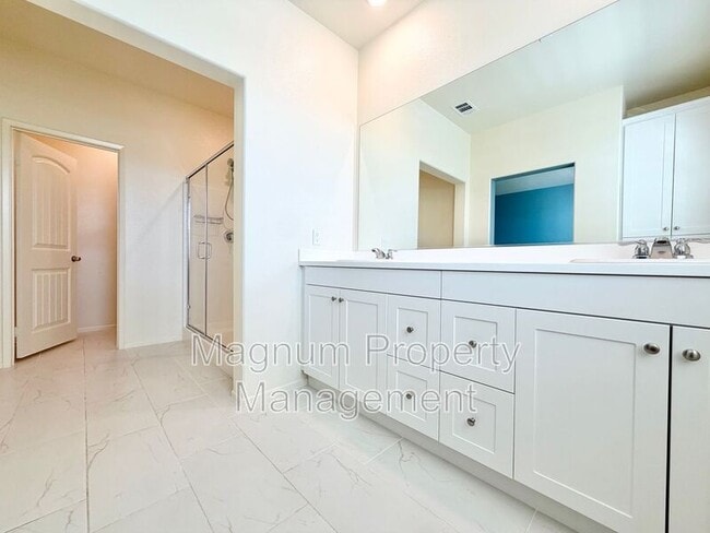 Building Photo - 27417 Georgetown Dr