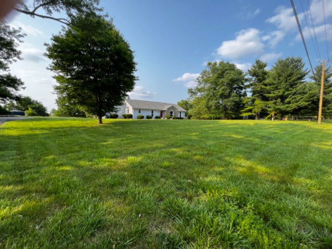 Building Photo - 3905 Carriage Hill Dr
