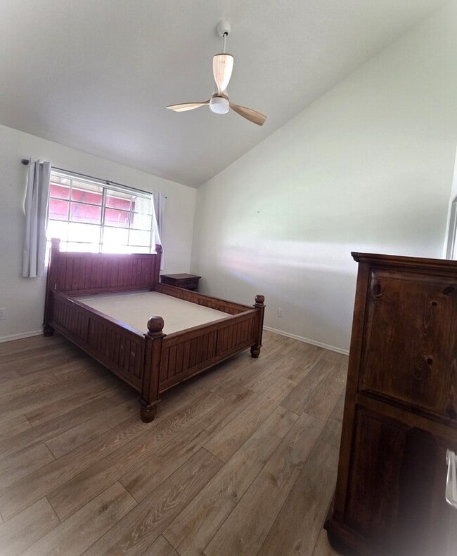 Building Photo - Stunning 3-bedroom 2 bathroom Condo