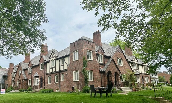 Building Photo - 1922 Baldridge Rd