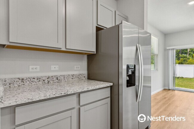 Building Photo - 14538 Macadamia Ln