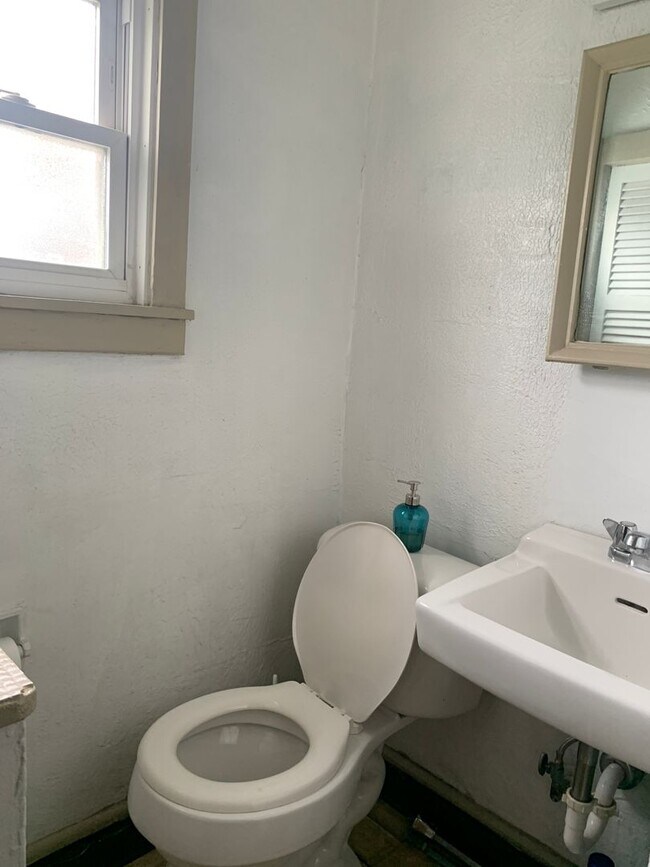 Building Photo - 4103 Allequippa St