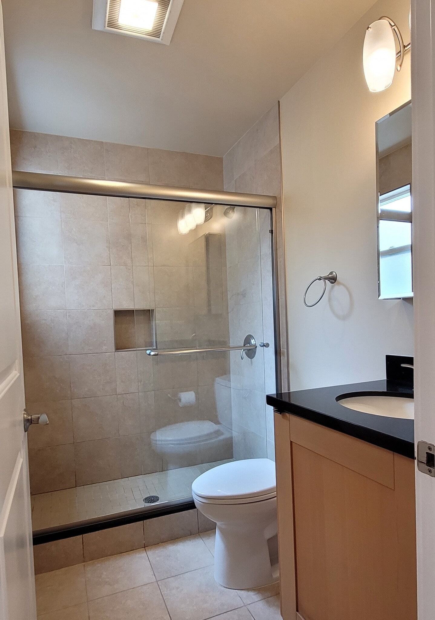 Bath 2 - 760 27th Ave