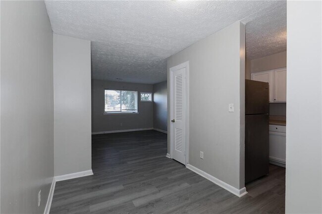 Building Photo - 2829 Belvedere Ln