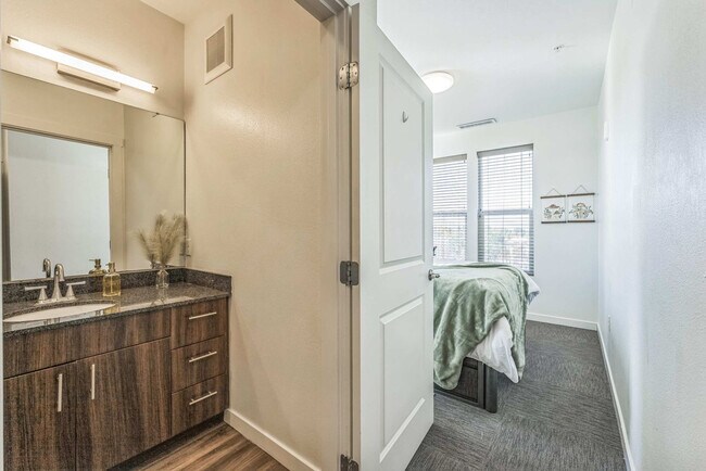 Building Photo - 305 E Front St